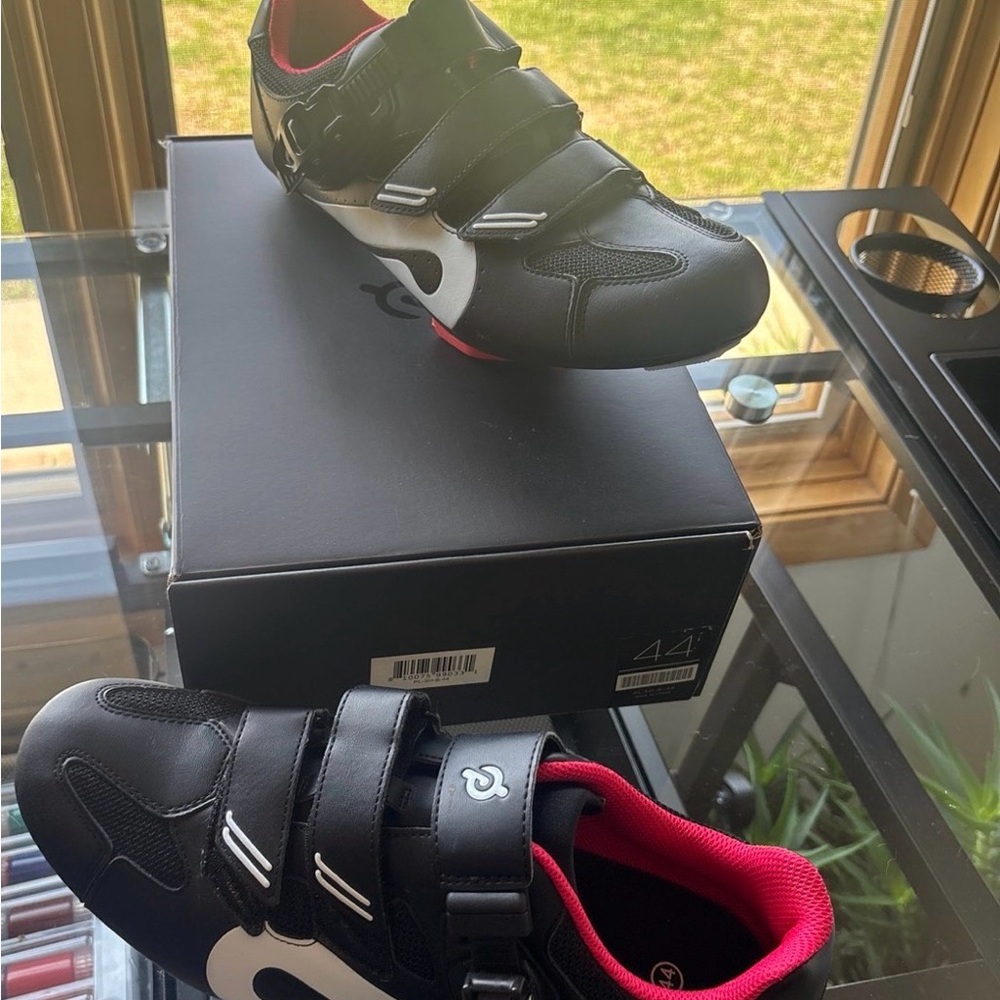 Men's Black Cycling Shoes with Pink Lining